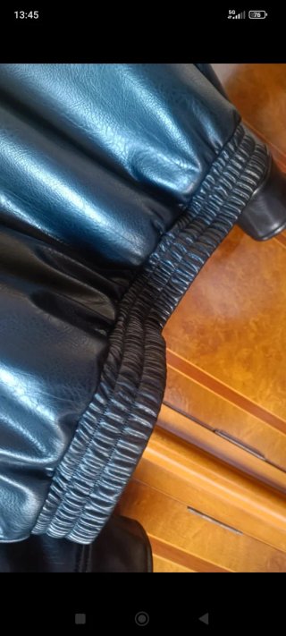 Chaqueta Zara efecto piel negra