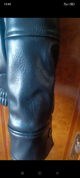 Chaqueta Zara efecto piel negra