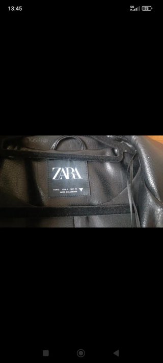 Chaqueta Zara efecto piel negra