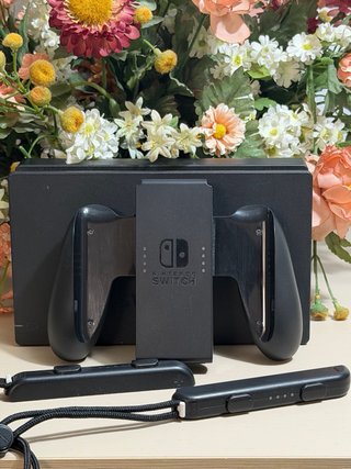 Nintendo Switch V2 2019 + Accesorios + 2 mandos