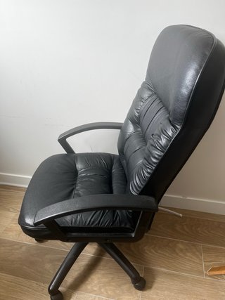 Escritorio + silla gaming + silla escritorio