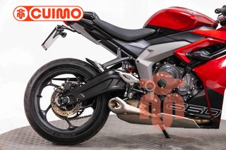 TRIUMPH DAYTONA 660