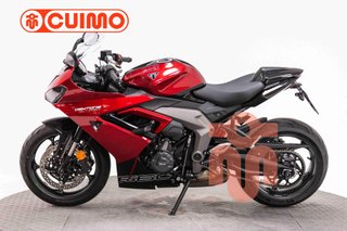 TRIUMPH DAYTONA 660