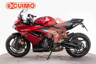 TRIUMPH DAYTONA 660