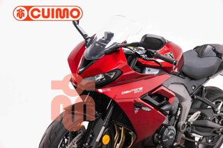 TRIUMPH DAYTONA 660