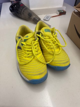 Zapatillas Padel Munich Amarillas y Azules