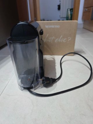 Cafetera Nespresso DeLonghi Negra