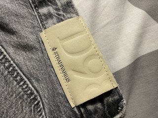 Pantalón D98 Stradivarius Gris Talla 36