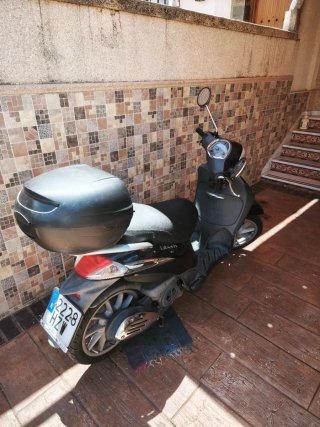 Moto Scooter Negra Automática