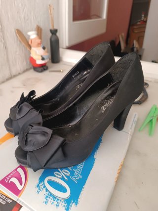 Zapatos de tacón negros 8cm