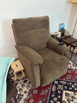 Sillón reclinable eléctrico marrón