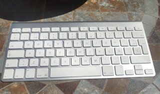 Teclado inalámbrico Apple Plata