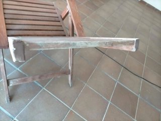 Silla de madera para jardín