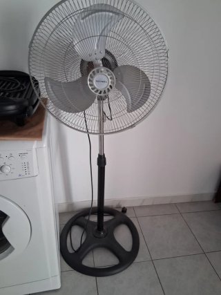 Ventilador Olympia Pie Negro/Plateado