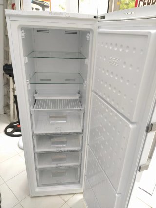 Congelador marca Teka con garantía transparente
