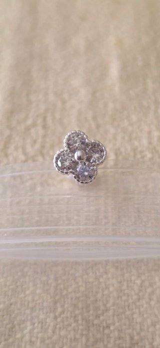 Pendientes de plata con diseño de flor