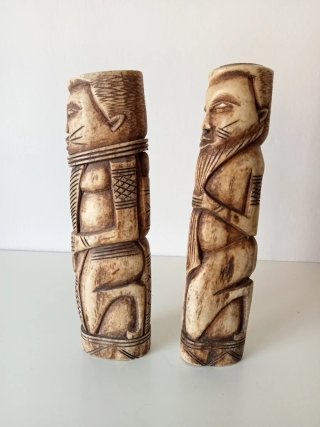 Tallas de hueso talladas a mano