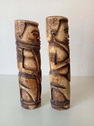 Tallas de hueso talladas a mano