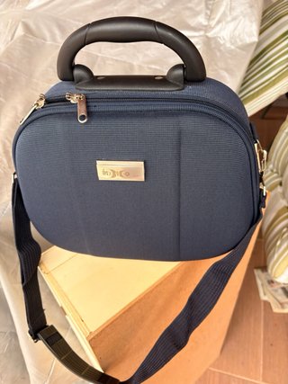 Neceser de viaje azul marino