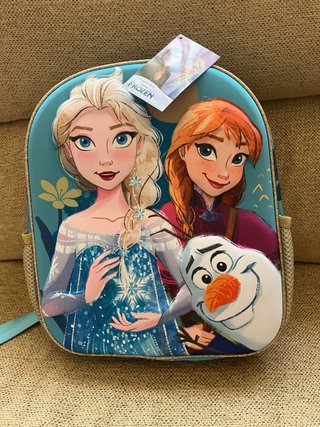Mochila 3D Frozen 32cm . Sin estrenar.