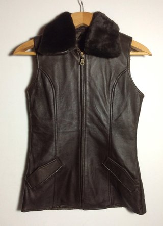 Chaleco NAF NAF piel cuello mouton