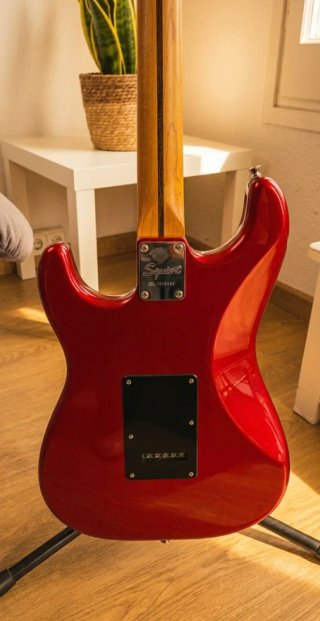 Guitarra Eléctrica Fender Squier Affinity Roja