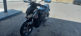Moto Scooter Negra