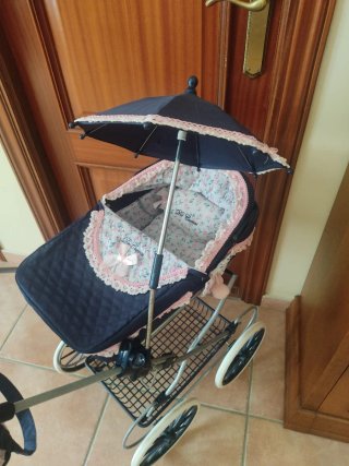 Coche capota para muñecas azul