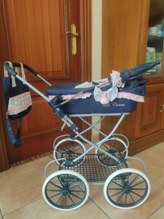 Coche capota para muñecas azul