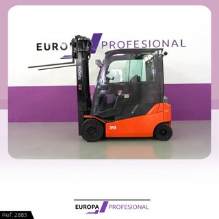 CARRETILLA ELEVADORA 2500 KG
