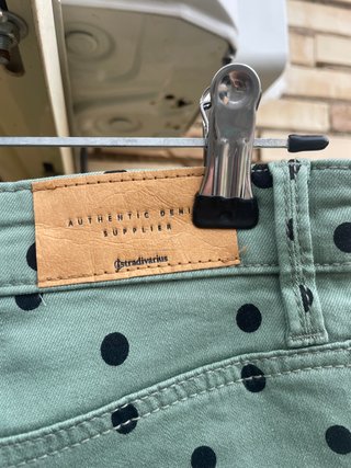 Pantalón NUEVO de lunares de Stradivarius