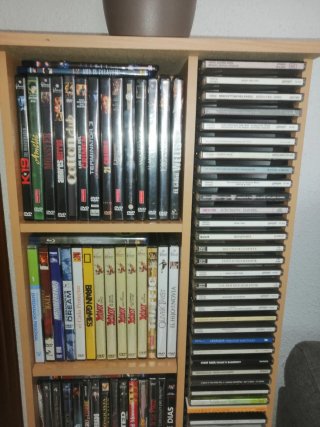Mueble para DVDs y CDs