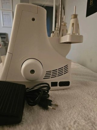 Remalladora Singer S14-78 5 hilos
