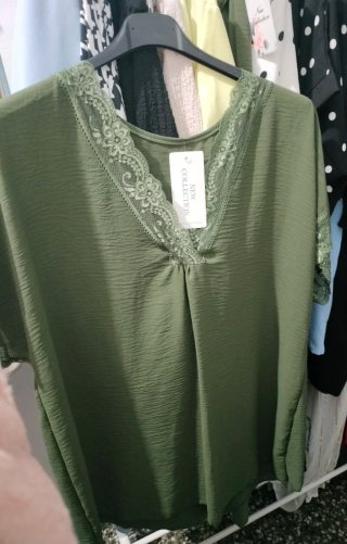 Blusa lunares negra y blanca