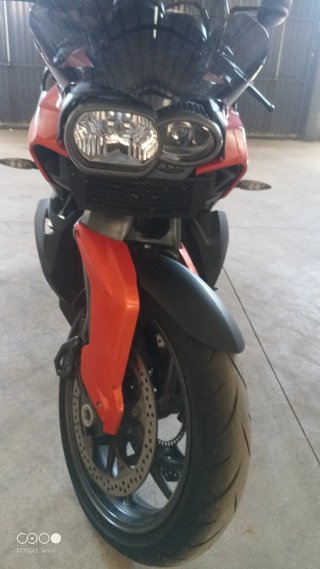 BMW K1300R Naranja y Negra