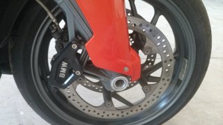 BMW K1300R Naranja y Negra