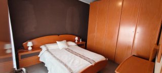 Habitación Matrimonio: Cama + Armario