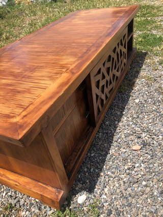 Mueble TV madera diseño geométrico