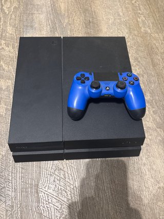PS4 1TB con Mando Azul y Cables