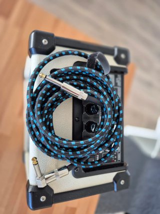 Roland Micro Cube GX Amplificador Guitarra
