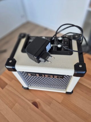 Roland Micro Cube GX Amplificador Guitarra