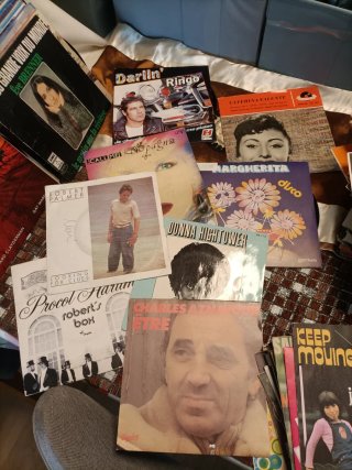LOTE,+ 350 VINILOS 45 RPM,+ 20 Regalo