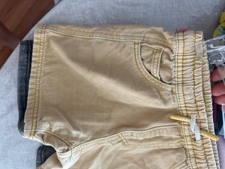 Pantalon mostaza zara