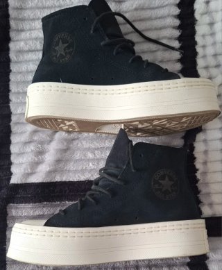 Converse plataforma negras y blancas