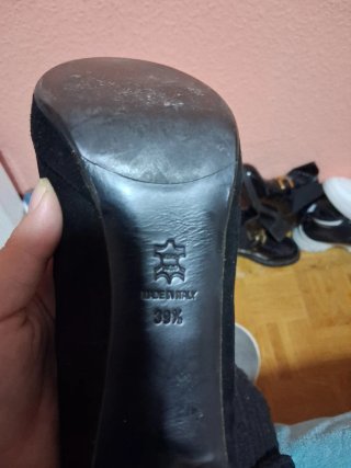 Zapatos Gastone Lucioli Talla 39.5 Negros