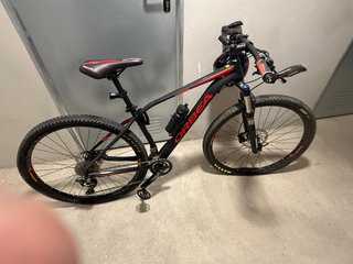 Bicicleta Orbea MTB Negra y Roja