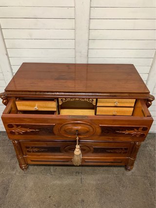 Cómoda escritorio catalana madera