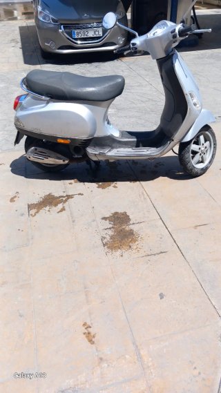 Vespa Lx50 Plata Scooter Automática 16.000km itv r