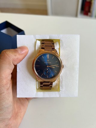 Reloj Tommy Hilfiger Azul y Dorado