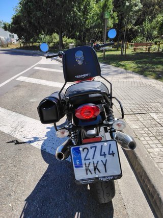 Triumph Street Twin 900
